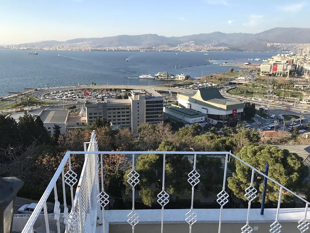 Bueyuek Konak Izmir Apartment